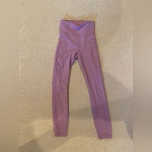 Lululemon leggings - pink - size 0 - with pockets!!! In great condition